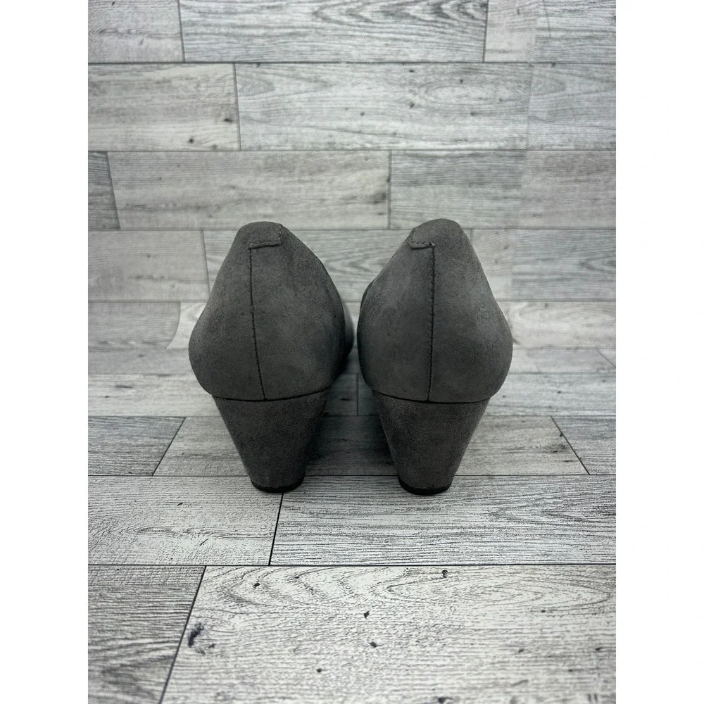 Clarks Collection Grey Suede Wedge Pumps Round Toe Cushion Soft Shoes Women 6.5M